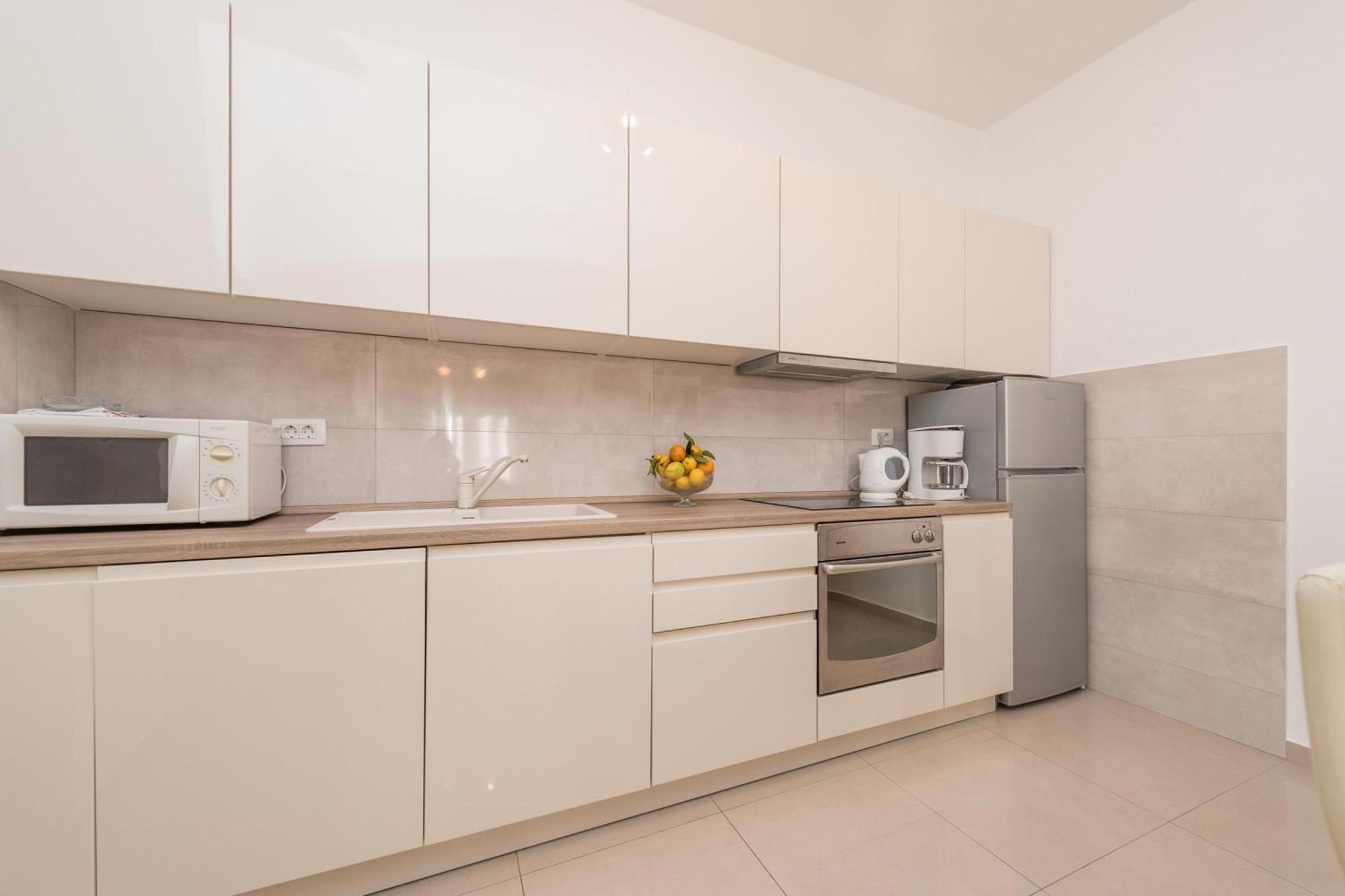 Family Friendly Pool House Ana - Happy Rentals Bibinje Eksteriør bilde
