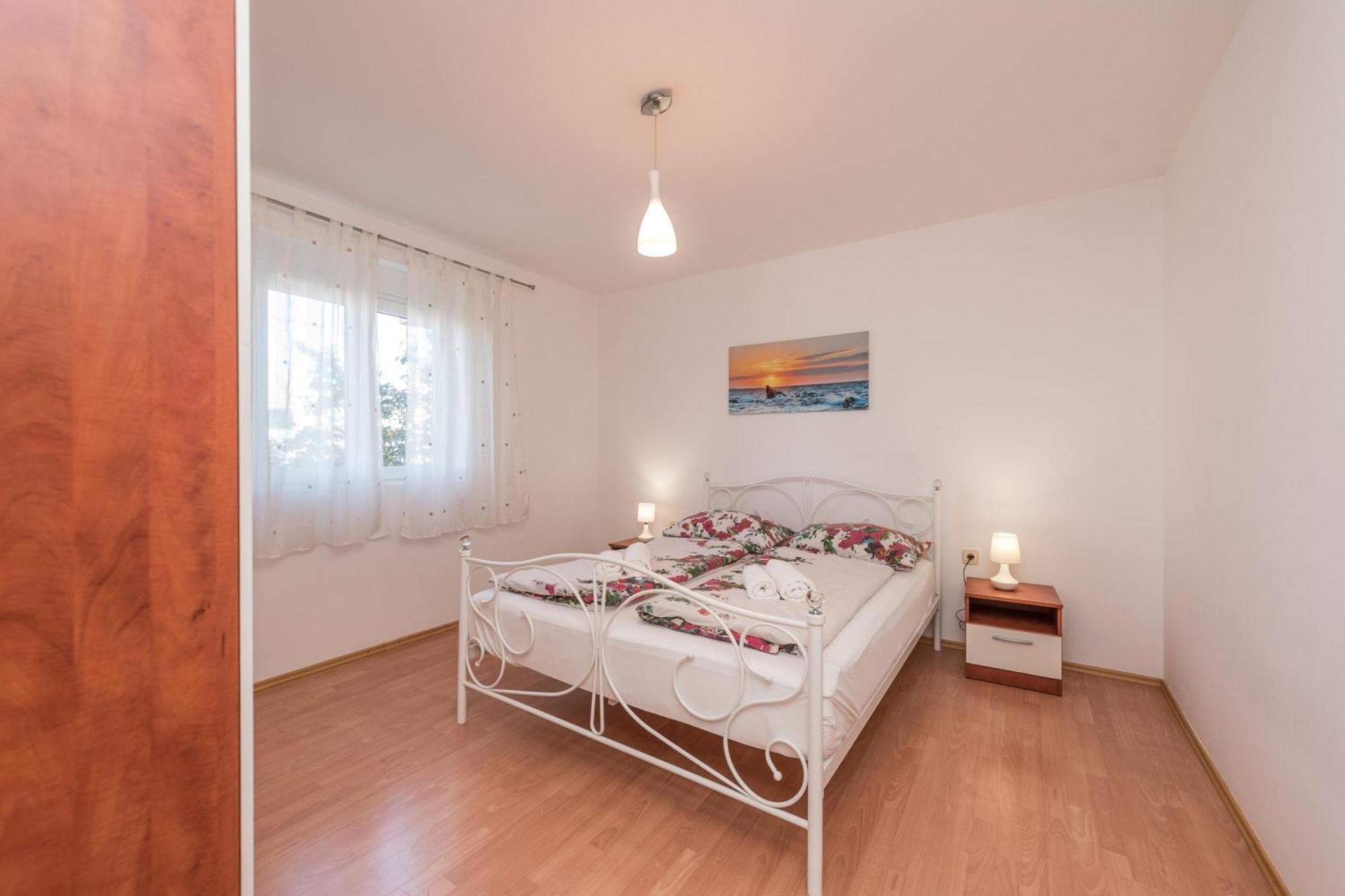 Family Friendly Pool House Ana - Happy Rentals Bibinje Eksteriør bilde