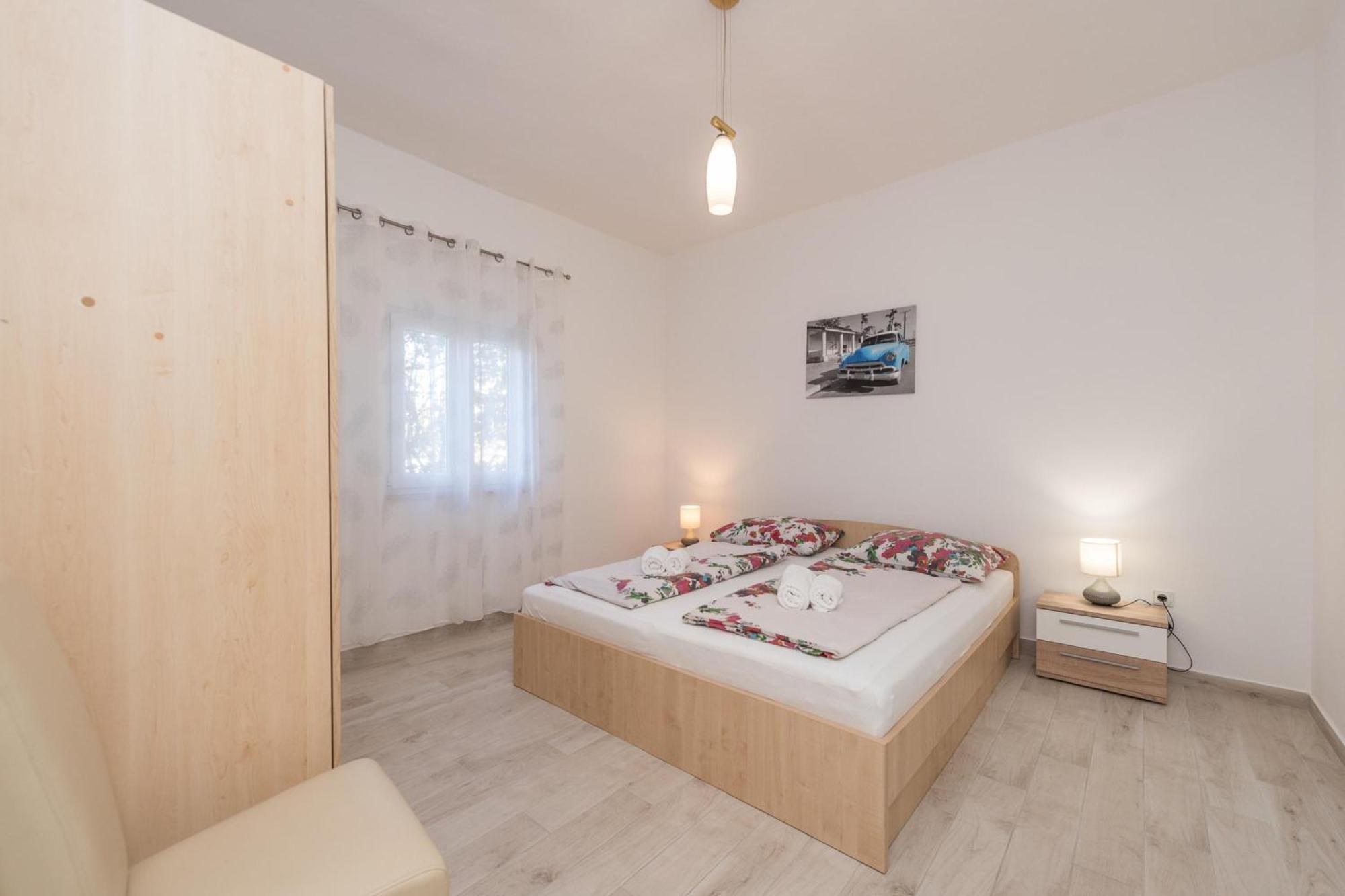 Family Friendly Pool House Ana - Happy Rentals Bibinje Eksteriør bilde