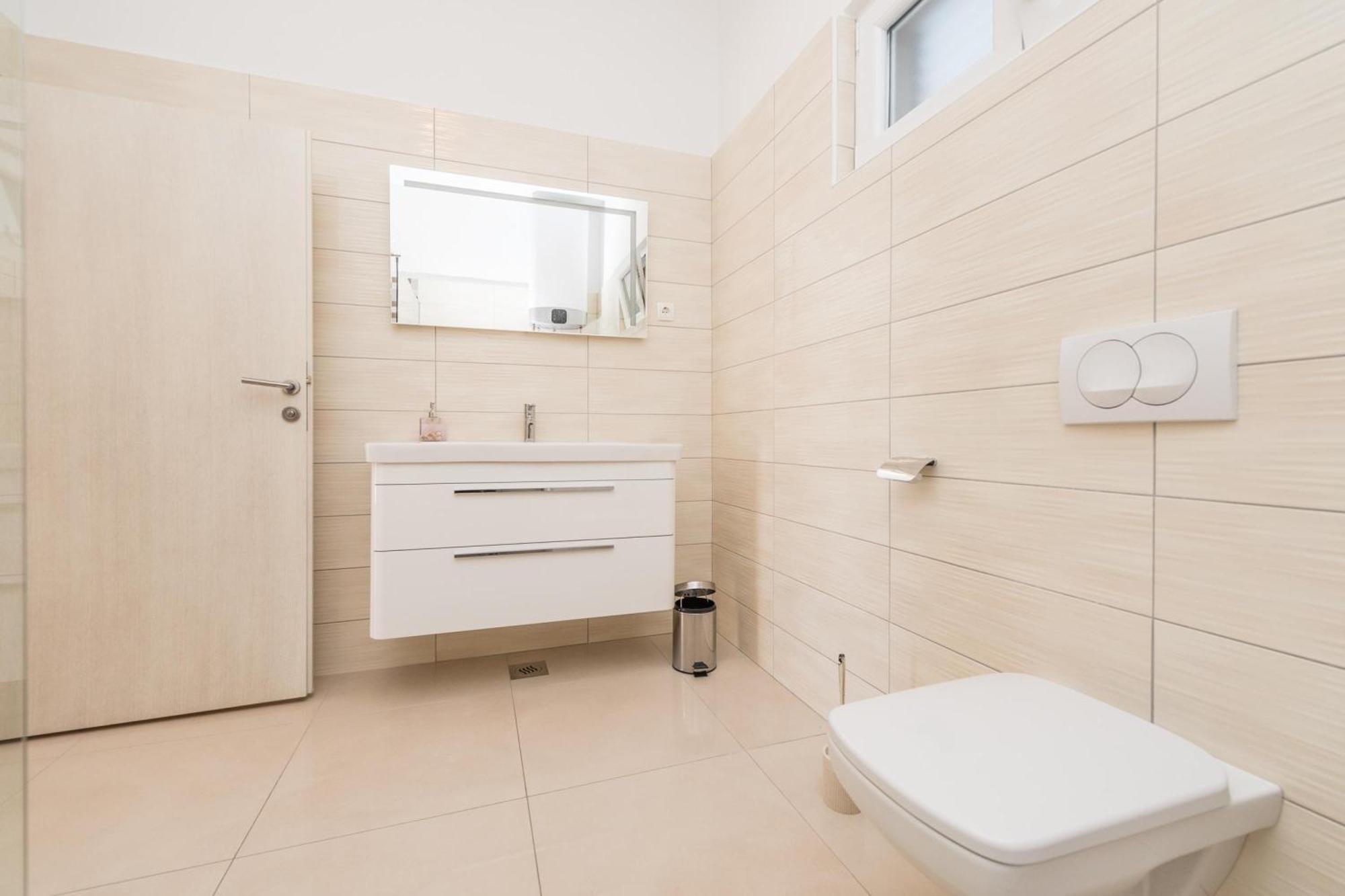 Family Friendly Pool House Ana - Happy Rentals Bibinje Eksteriør bilde