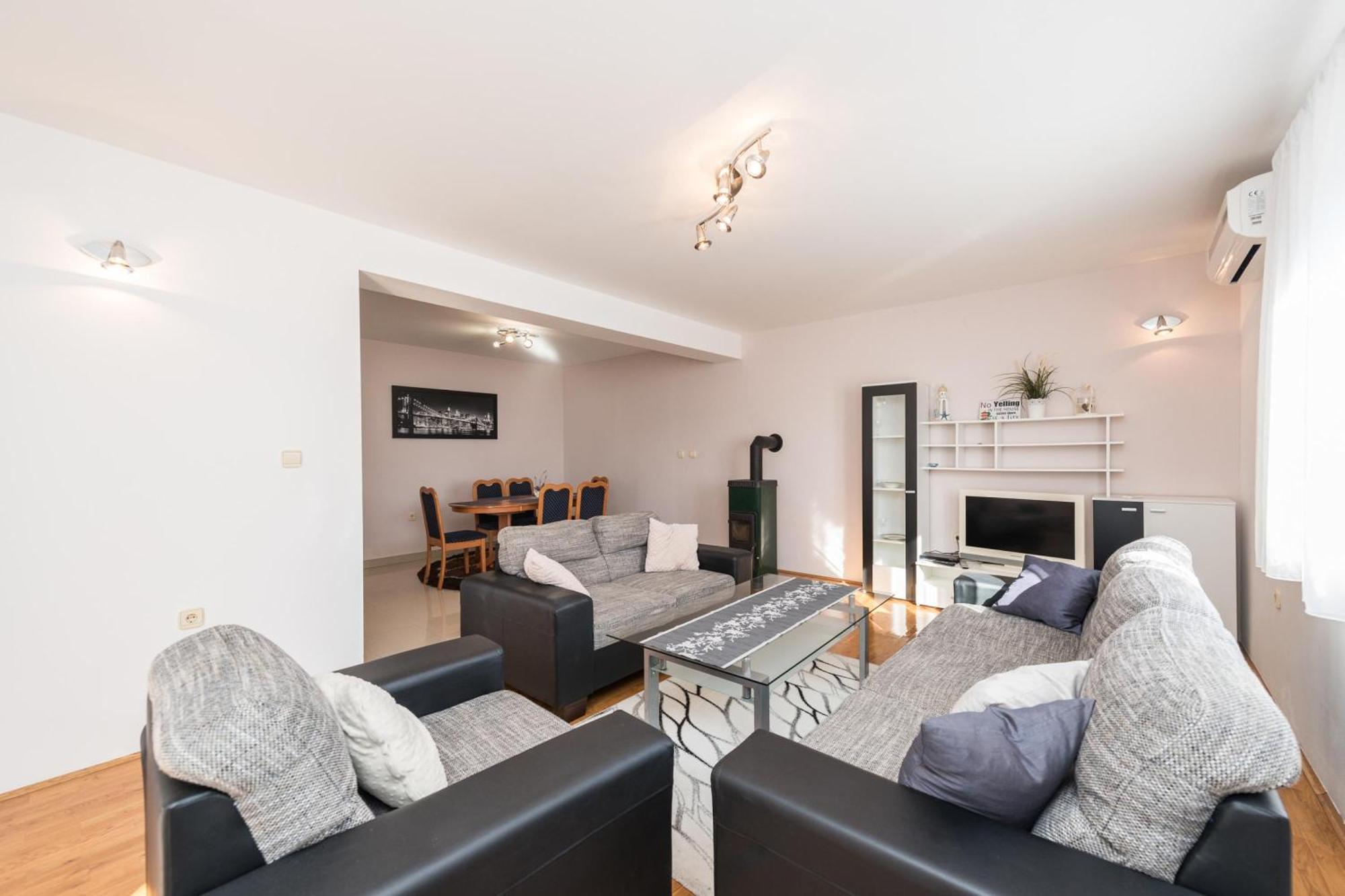 Family Friendly Pool House Ana - Happy Rentals Bibinje Eksteriør bilde