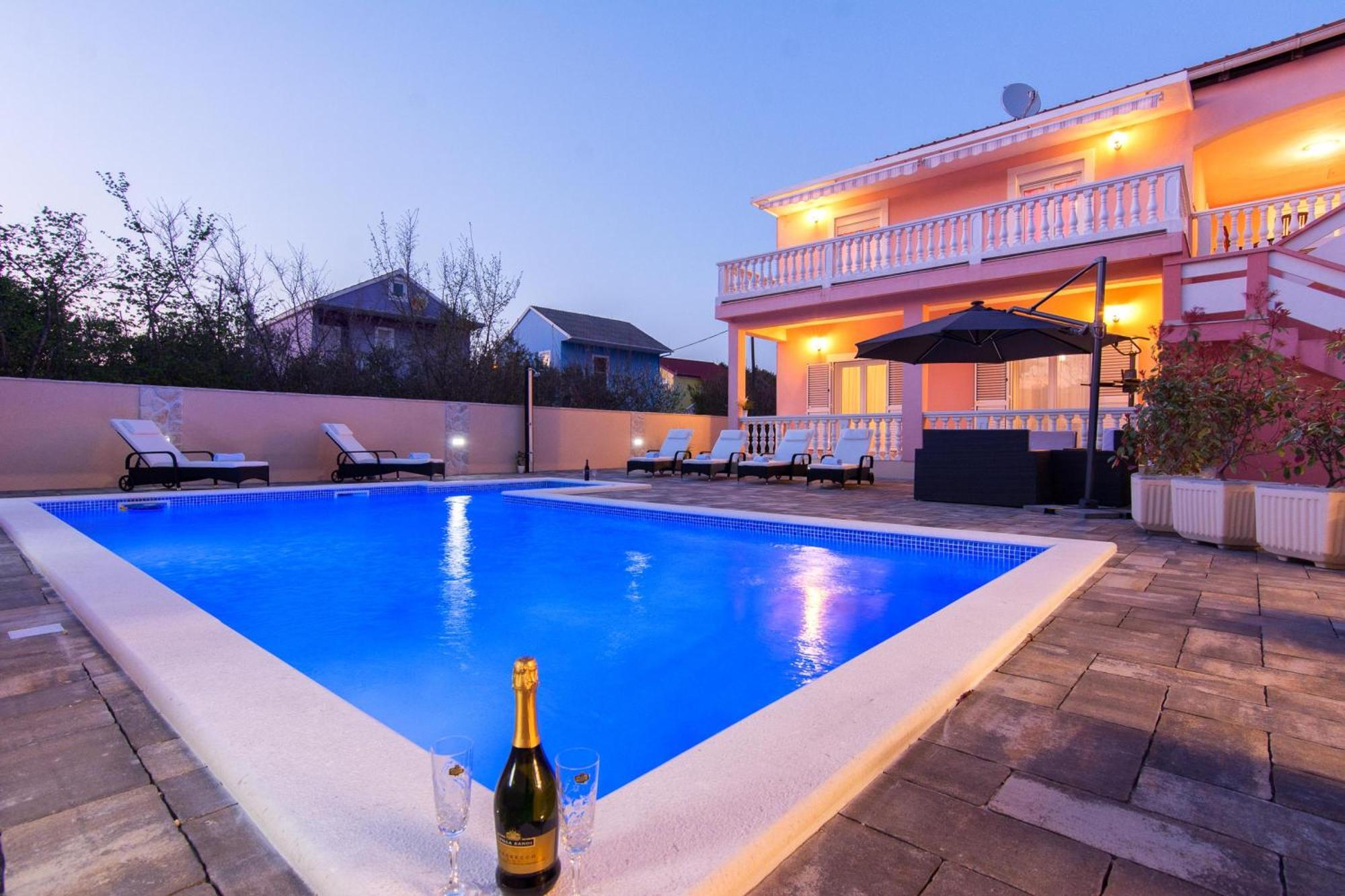 Family Friendly Pool House Ana - Happy Rentals Bibinje Eksteriør bilde